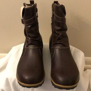 Ladies brown weather ready boots